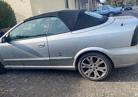 Opel Astra Cabrio 2.2 -