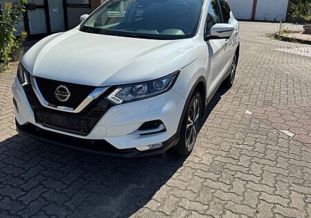 Nissan Qashqai N-Connecta*360°*Navi.*Pano.*AHK*SHZ