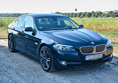 BMW 525d F10 3.0 L, StHZ, HUD, Komfortsitze, Vollled