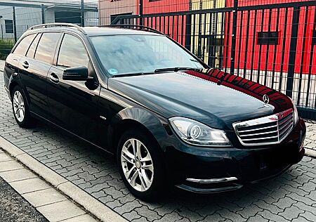 Mercedes-Benz C 220 CDI T BlueEFFICIENCY -Automatik Xenon Navi