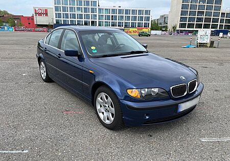 BMW 320i - AHK | 8-fach | Sportsitze | Klimaauto