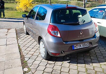 Renault Clio Expression 1.2 16V 75 Expression
