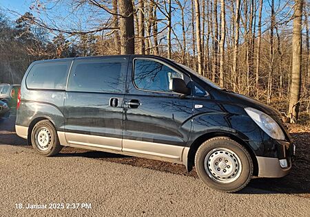 Hyundai H-1 Starex