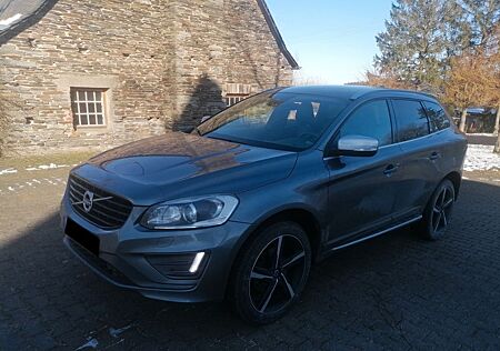 Volvo XC 60 XC60 2.4 D5 220 PS Momentum R-Line AWD