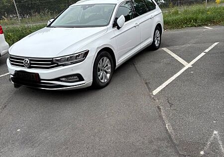 VW Passat Volkswagen 1.6 TDI. Vari... Kamm/Navi