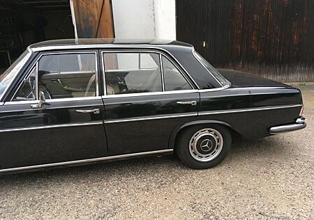 Mercedes-Benz 280 se