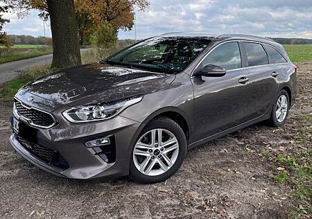 Kia Cee'd Sportswagon cee'd SW 1.4 T-GDI DCT GARANTIE APPLE ACC