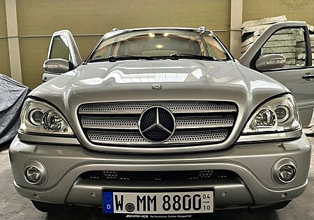 Mercedes-Benz ML 55 AMG in top Zustand.