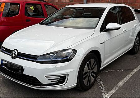 VW Golf Volkswagen e- WäPu TÜV-Neu LED NAVI