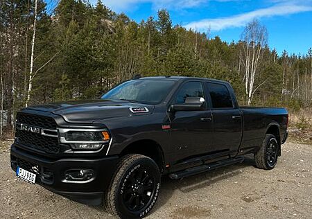 Dodge RAM 3500 6.4L HEMI