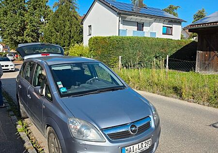 Opel Zafira 2.2 direct -