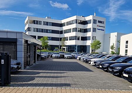 BMW 320 i M Sport HuD Memory Panorama AHK Komfortzug