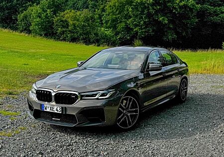 BMW M5 F90 LCI | Alvitgrau | Carbondach | uvm.
