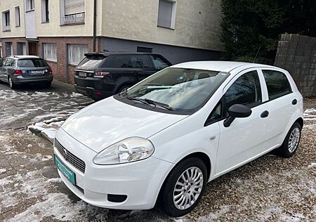 Fiat Grande Punto 1.2 8V Active*TÜV NEU*KLIMA*1 HAND*