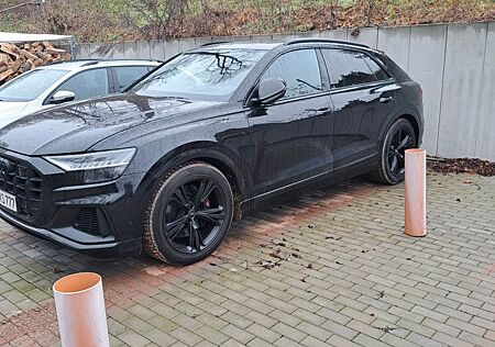 Audi SQ8 TDI quattro tiptronic -