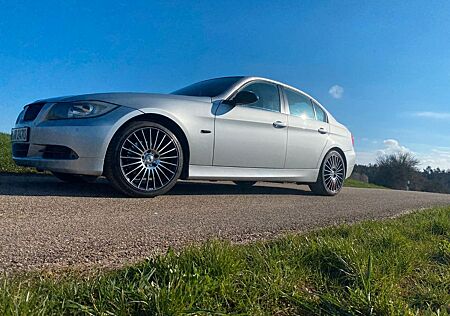 BMW 325i -