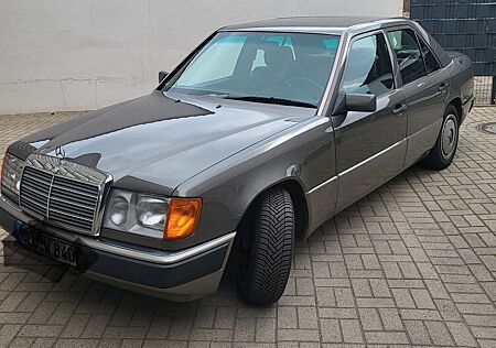 Mercedes-Benz 200