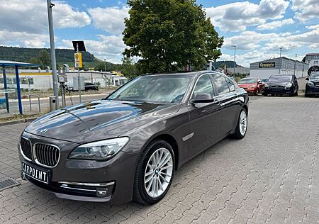 BMW 730d xDrive/HEAD-UP/CAM/SOFT-CLOSE/STANDHEIZUNG/