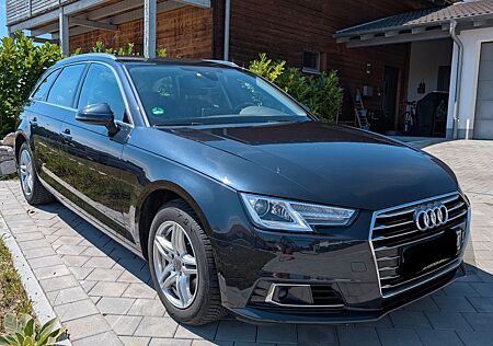 Audi A4 2.0 TDI S tronic Avant - Virtual Cockpit-AHK