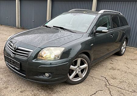 Toyota Avensis Combi Executive 2,2-l-D-CAT 1 Hand !!