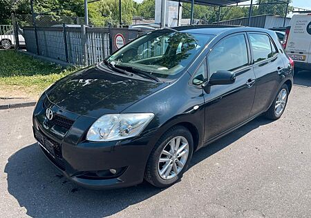 Toyota Auris Life