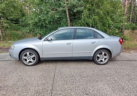 Audi A4 2.0 multitronic - Automatik