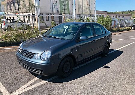 VW Polo Volkswagen Limousine 1.4 Basis. TÜV NEU