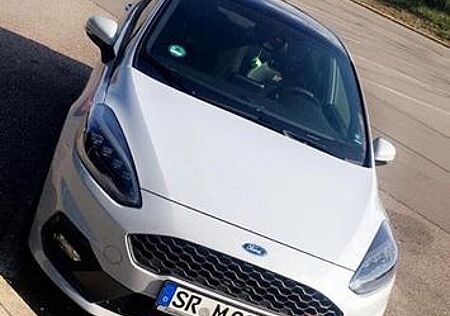 Ford Fiesta 1,5 EcoBoost ST mit Leder-Exklusiv-Pa...
