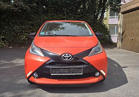 Toyota Aygo (X) Aygo (X) 1,0-l-VVT-i x x