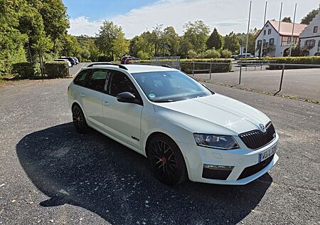 Skoda Octavia 2.0 TDI DSG 4x4 RS Combi RS