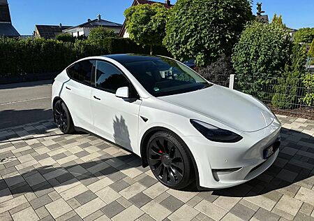 Tesla Model Y Performance / KW V3 Fahrwerk / AHK