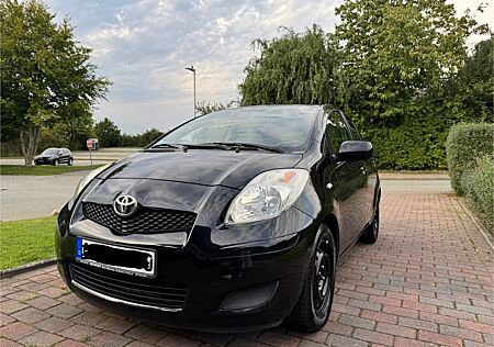 Toyota Yaris 1,33-l-Dual-VVT 8-fach bereift