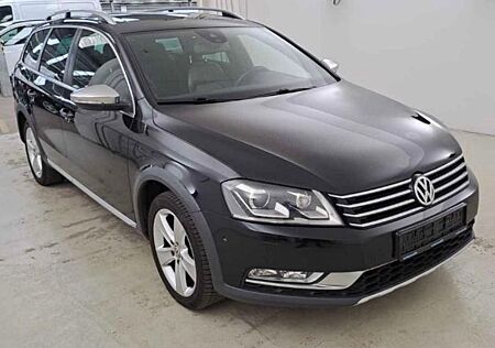 VW Passat Alltrack Volkswagen 2.0TDI 4Motion*DSG*AHK*LEDER*NAV