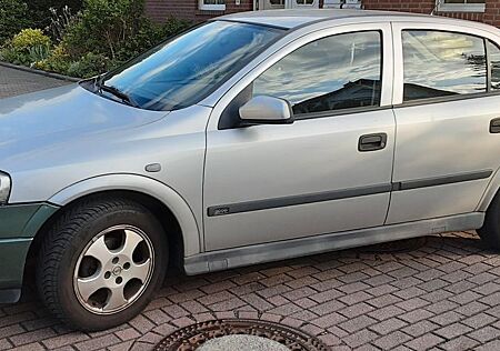 Opel Astra 1.6 -