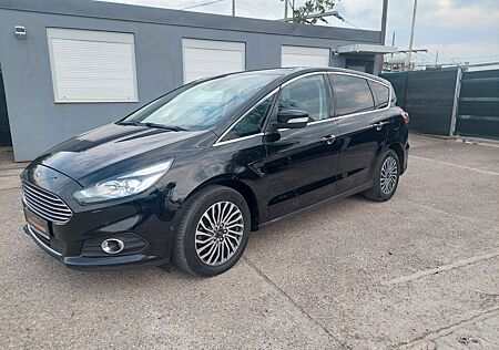 Ford S-Max Titanium/1.HAND/EURO6/KAMERA/NAVI
