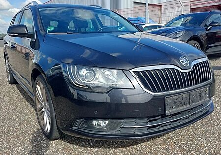 Skoda Superb Combi 4x4 DSG*SITZKLIMA*NAVI*XE*AHK