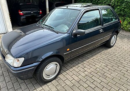 Ford Fiesta 1.3i - Blues /2 Jahre TÜV / mit Gutachten