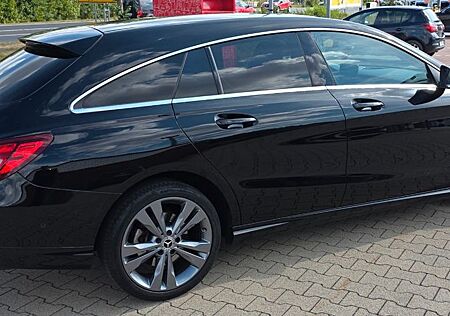 Mercedes-Benz CLA 180 Shooting Brake -