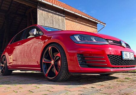VW Golf Volkswagen GTI Performance/Bi-Xenon/Navi/AHK