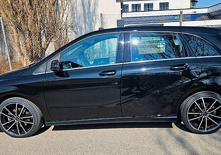 Mercedes-Benz B 180 BlueEFFICIENCY Edition mit Schiebedach