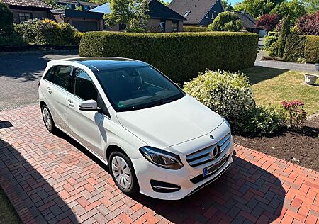 Mercedes-Benz B 200 B200 - Style mit Panorama-Schiebedach & (7G-DCT)