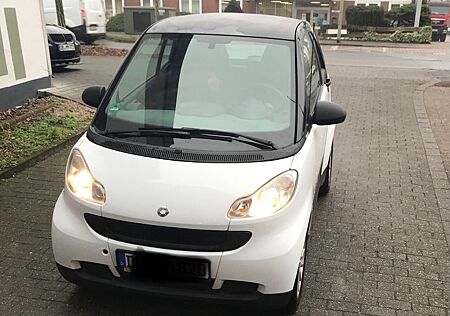 Smart ForTwo coupé 0.8 cdi 54 PS Sparsam White Limited