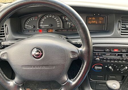 Opel Vectra 1.6 16V CD