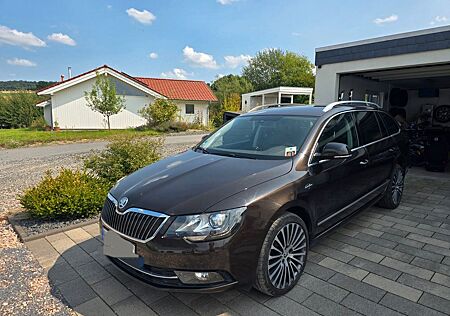 Skoda Superb 2.0 TDI 125kW DSG L & K Combi L & K