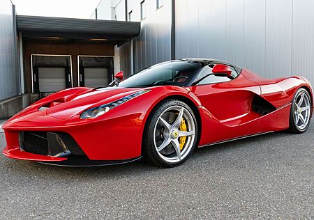 Ferrari LaFerrari - Rosso Corsa - 1 of 499 - Warranty 20