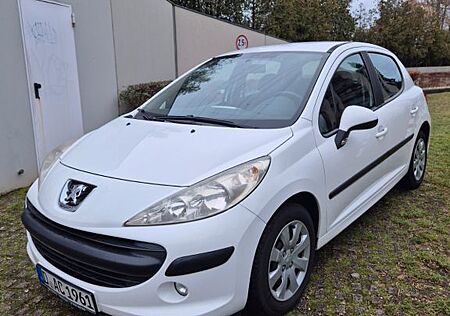 Peugeot 207 Tendeces 1,4 VTI