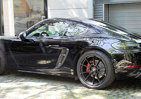 Porsche Cayman GTS