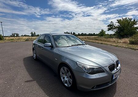 BMW 525i A -