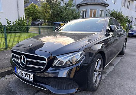 Mercedes-Benz E 220 d Autom. -