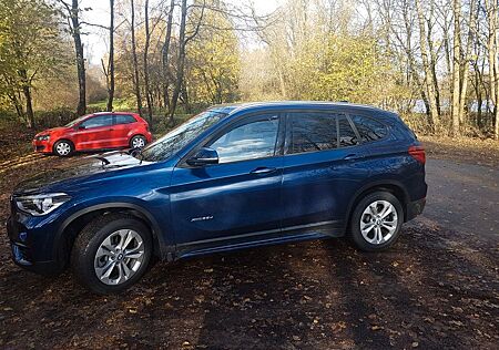 BMW X1 xDrive25d A Sport Line-nahezu Vollausstattung
